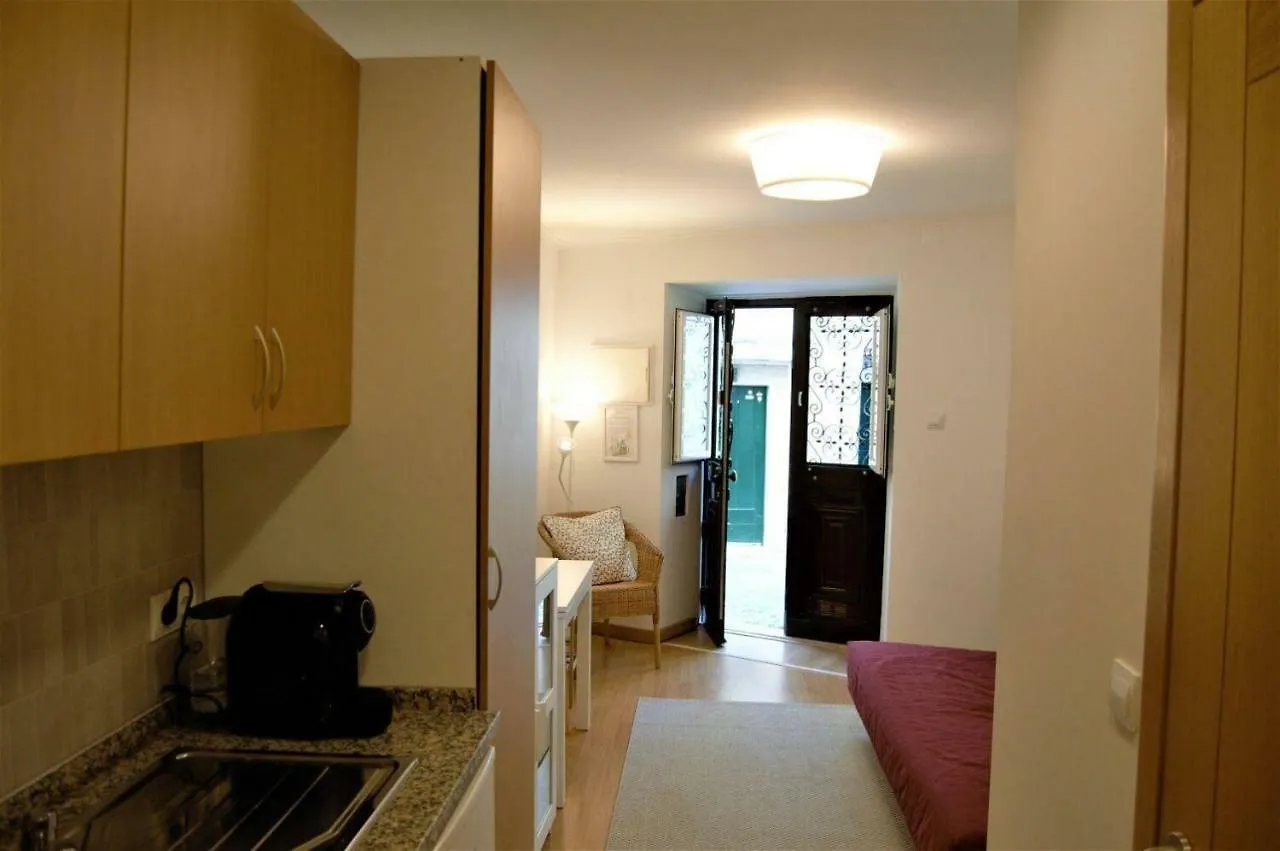 Stay In The Heart Of Alfama! Lisbon Apartment